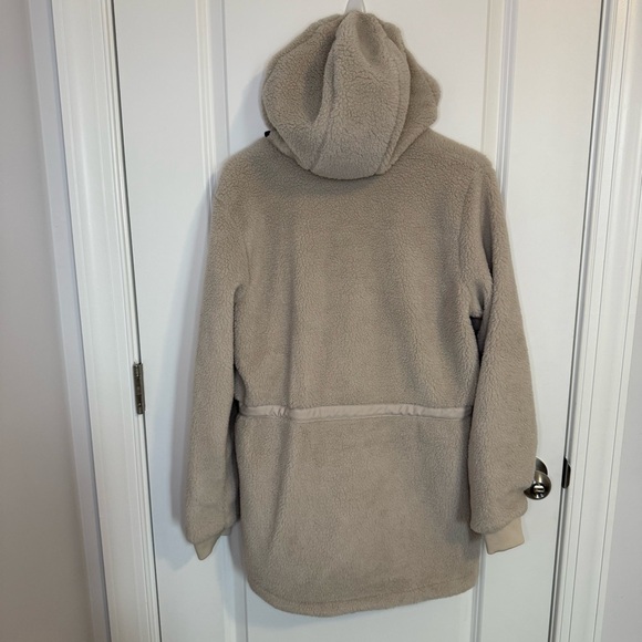 New Balance Women’s Beige Sherpa Fleece Zip-Up Jacket Size Small Teddy Bear - Picture 5 of 7